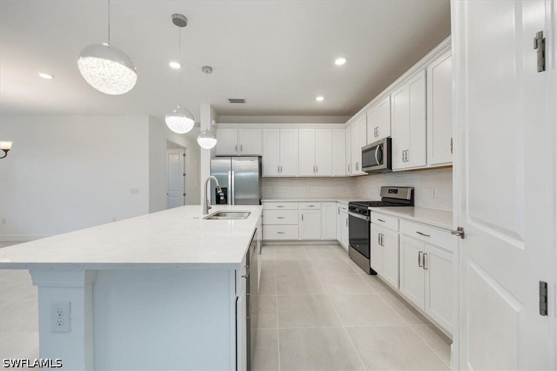 3 Bed SingleFamilyResidence for Sale in Naples, FL, $670,000 — photo 3