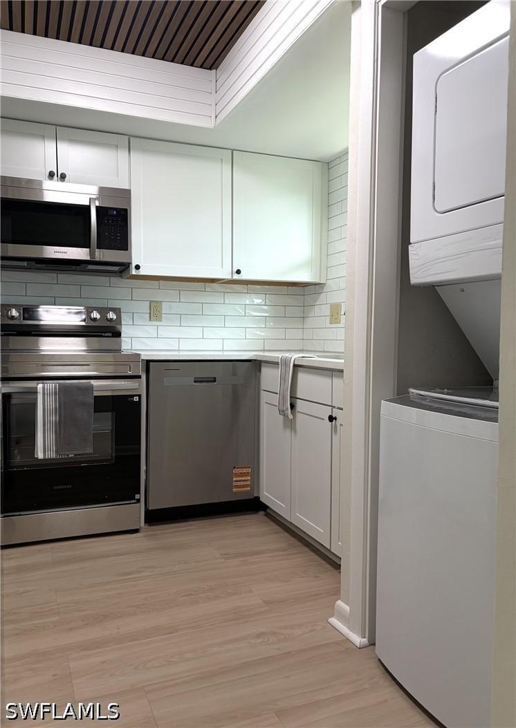 2 Bed Condominium for Sale in Naples, FL, $184,900 — photo 3