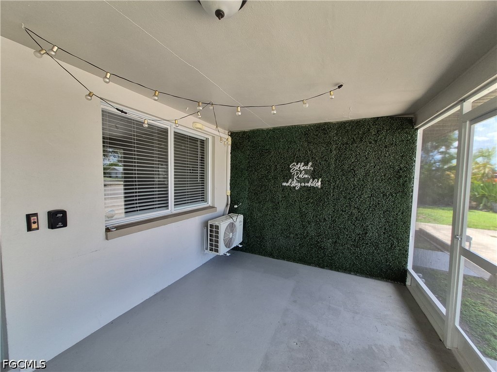 4 Bed Duplex for Sale in Cape Coral, photo 3