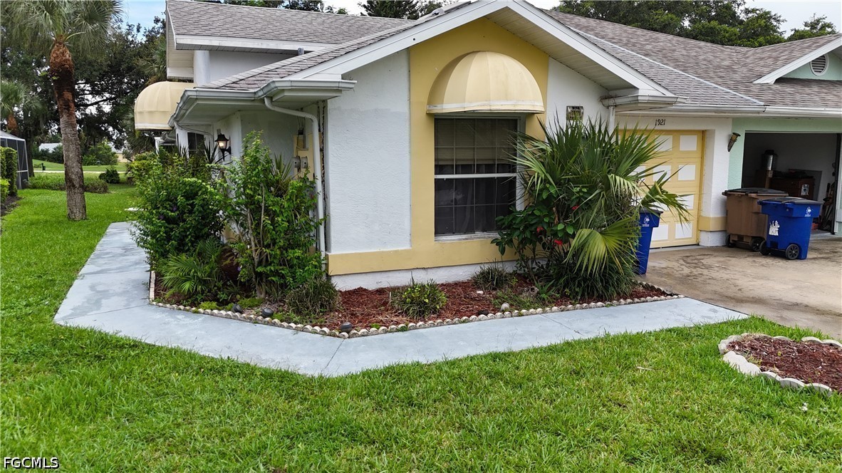 2 Bed Pool Home for Sale in Lehigh Acres, photo 3