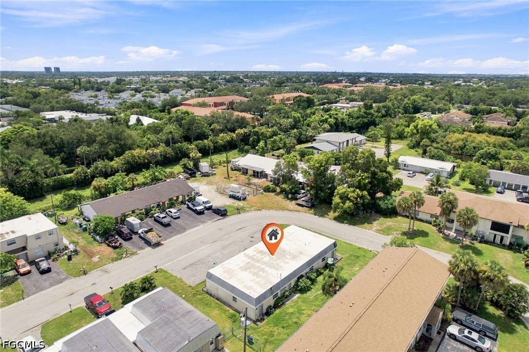 7 Bed Triplex for Sale in Fort Myers, FL, $599,000 — photo 3