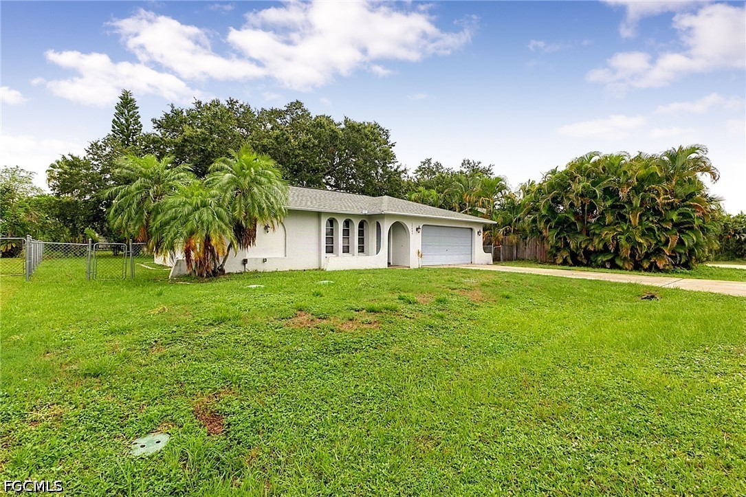 3 Bed SingleFamilyResidence for Sale in San Carlos Park, FL — photo 3