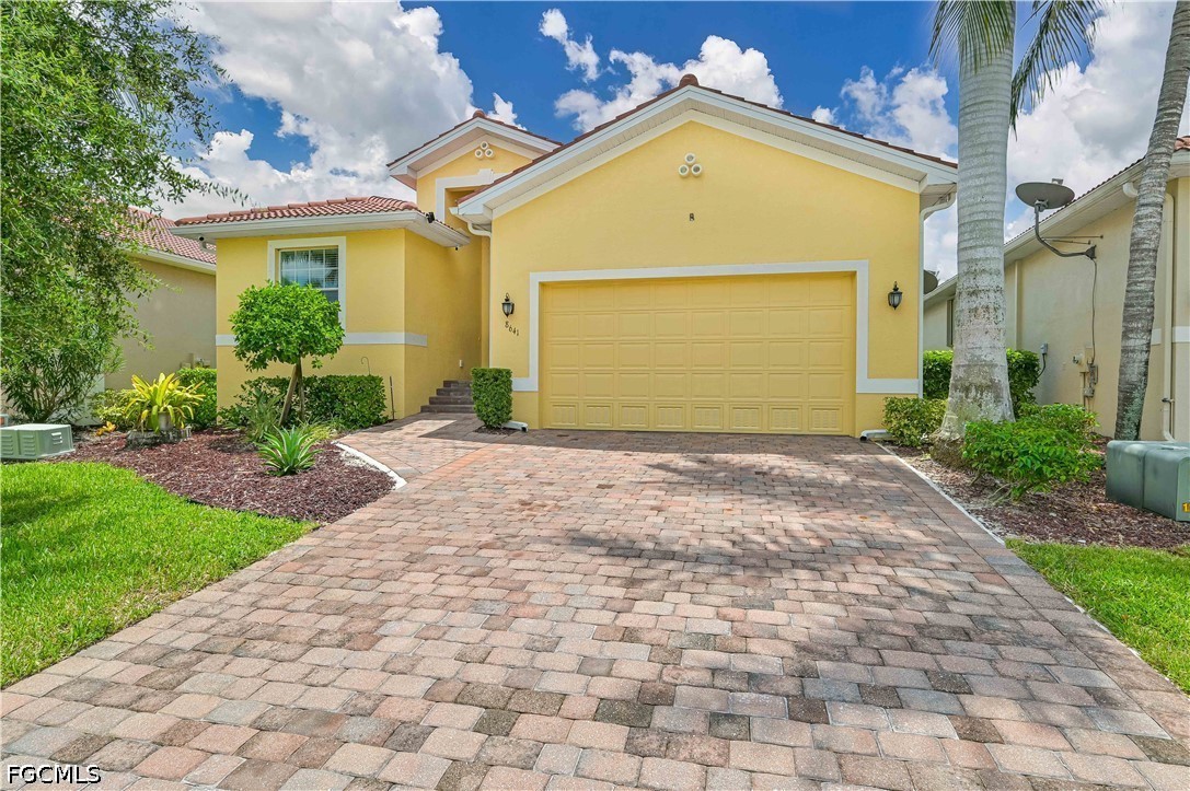 4 Bed Waterfront Home for Sale in Banyan Bay, FL, $394,000 — photo 3