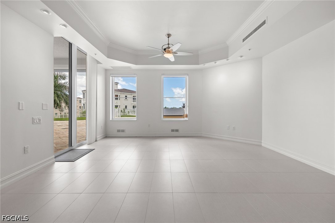 4 Bed Waterfront Home for Sale in Fort Myers, photo 3