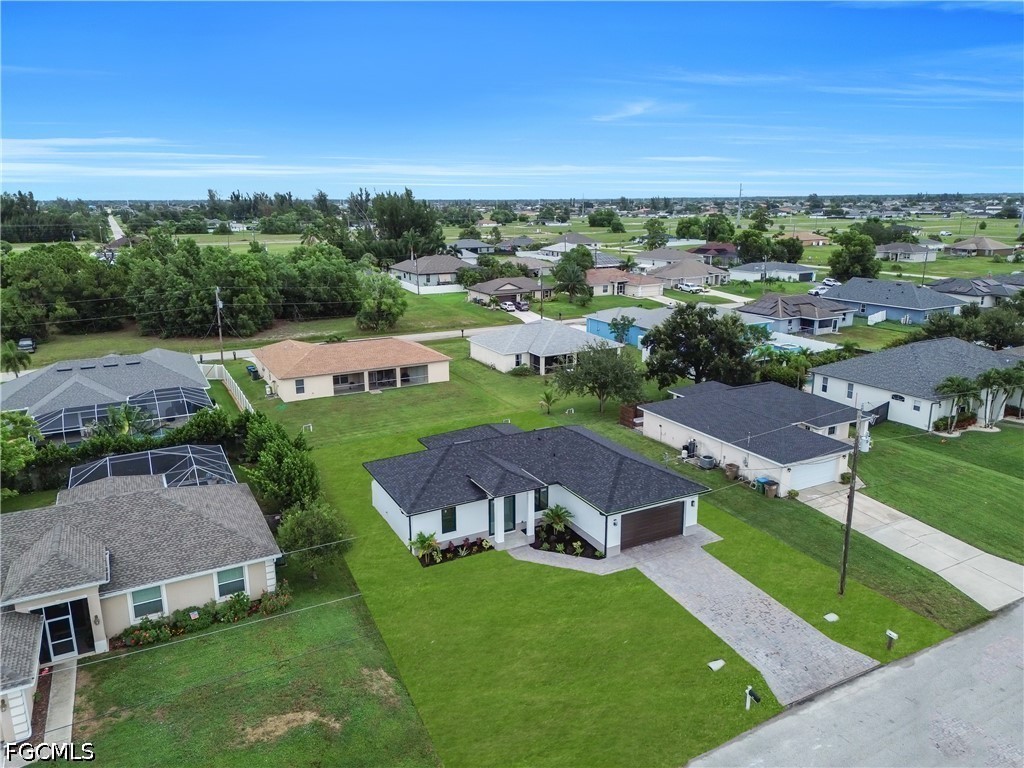 3 Bed SingleFamilyResidence for Sale in Cape Coral, FL — photo 3