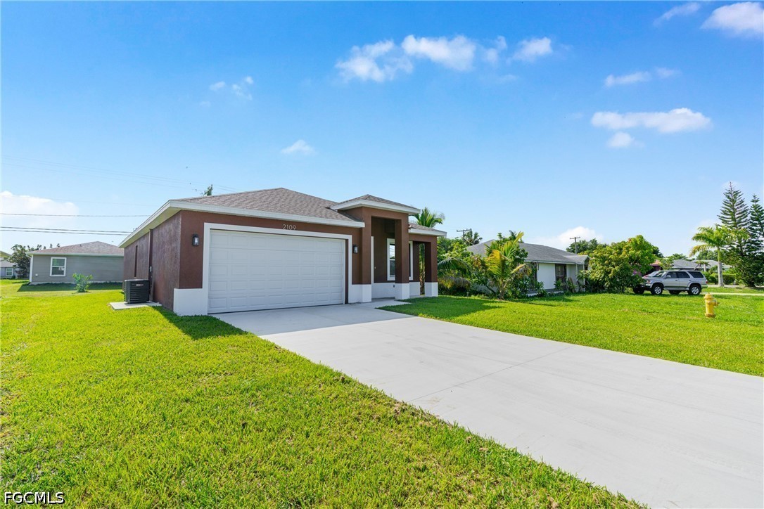 3 Bed SingleFamilyResidence for Sale in Fort Myers, FL — photo 3