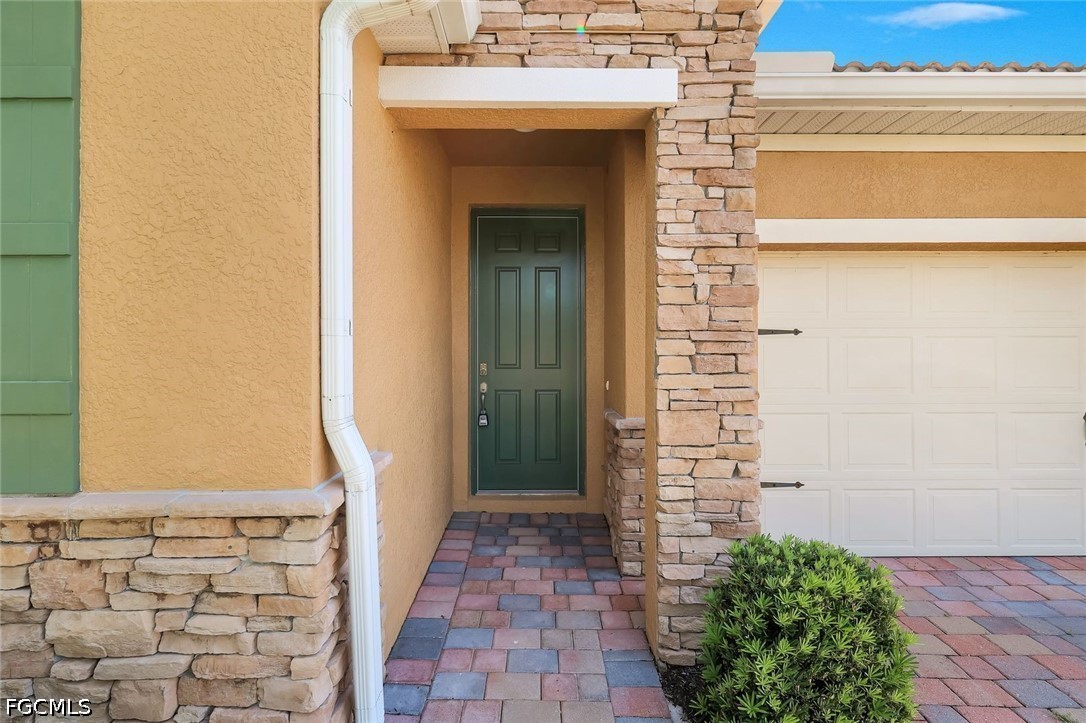 3 Bed SingleFamilyResidence for Sale in Sunset Pointe, FL — photo 3