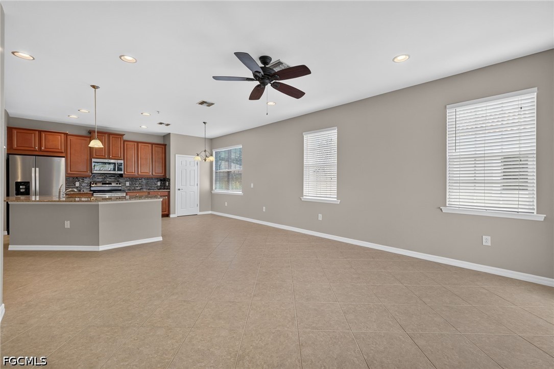 3 Bed Waterfront Home for Sale in Fort Myers, photo 3
