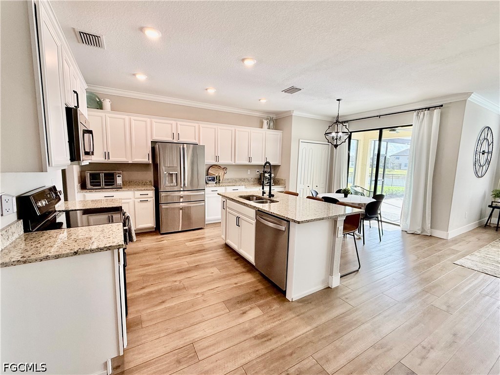 5 Bed Pool Home for Sale in Portico, FL, $677,000 — photo 3