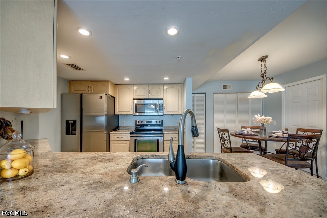 2 Bed Condominium for Sale in Coral Cove, photo 3