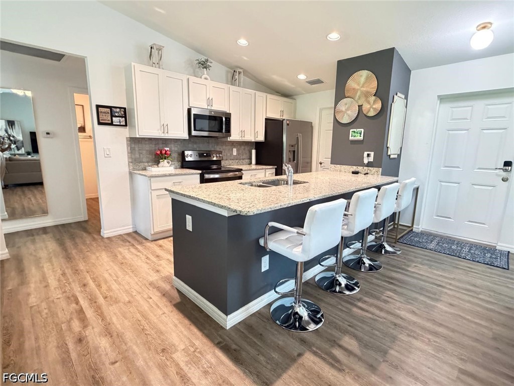 3 Bed SingleFamilyResidence for Sale in Labelle, FL — photo 3