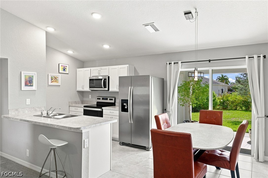 3 Bed SingleFamilyResidence for Sale in Cape Coral, FL — photo 3