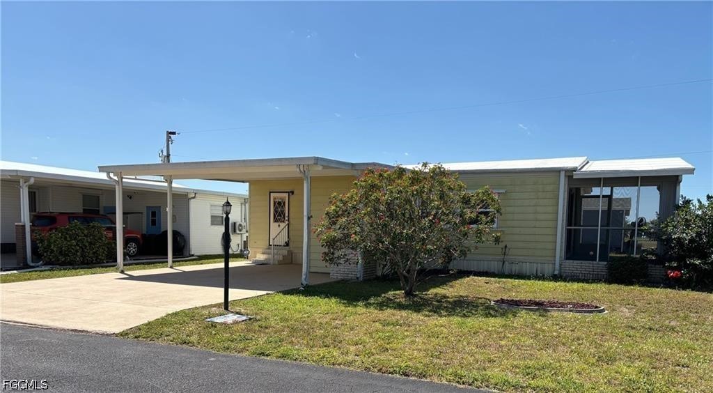 2 Bed ManufacturedHome for Sale in North Fort Myers, FL — photo 3
