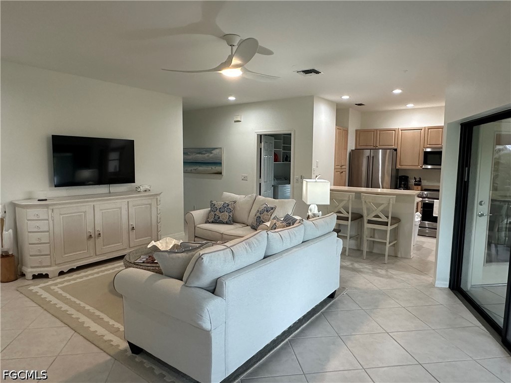 2 Bed Condominium for Sale in Suntide On Tenth, FL, $10,000 — photo 3