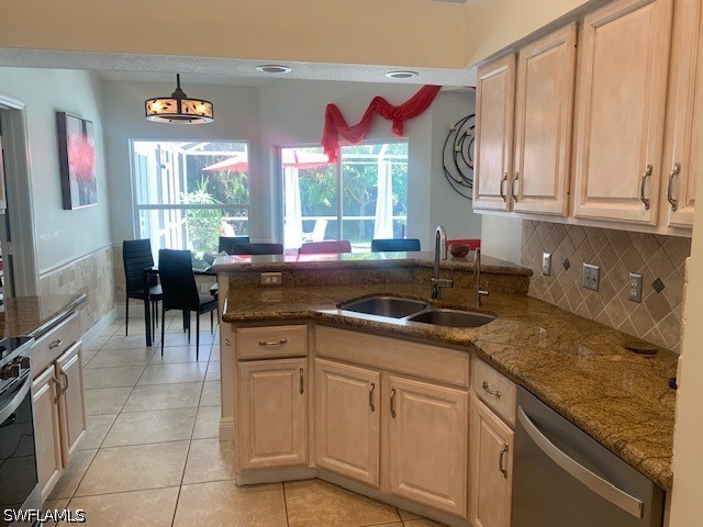 3 Bed Pool Home for Sale in Briarwood, FL, $9,000 — photo 3