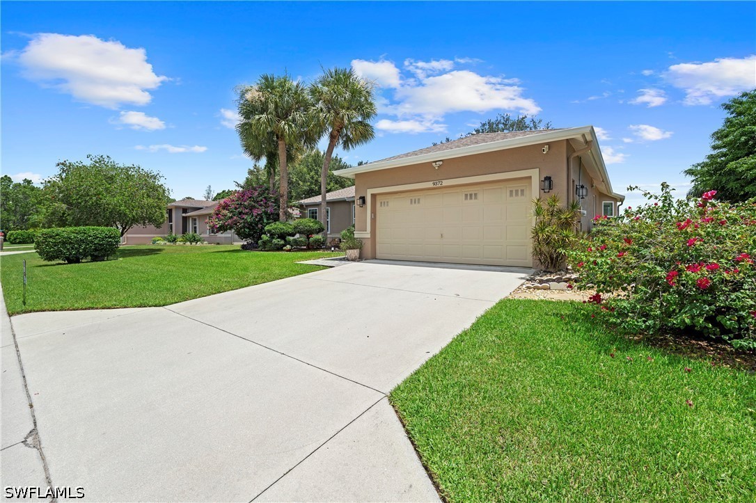 3 Bed SingleFamilyResidence for Sale in Bonita Springs, FL — photo 3