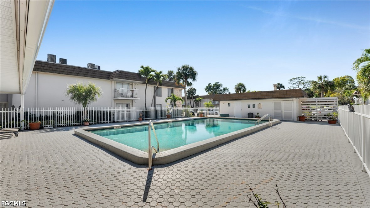 1 Bed Condominium for Sale in Green Tee Village, FL, $1,200 — photo 3