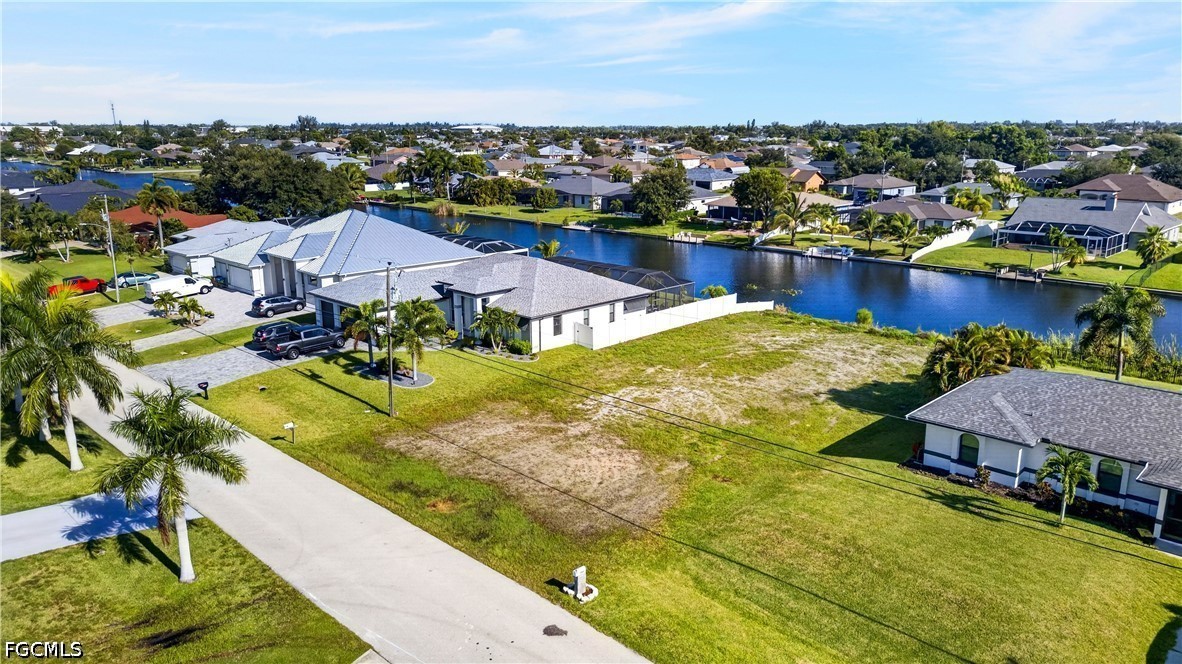 Waterfront Home for Sale in Cape Coral, photo 3
