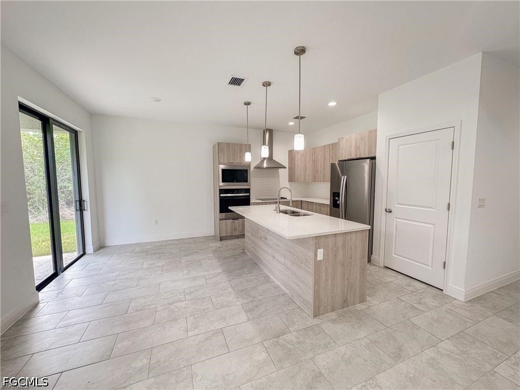 3 Bed SingleFamilyResidence for Sale in Labelle, FL, $2,100 — photo 3