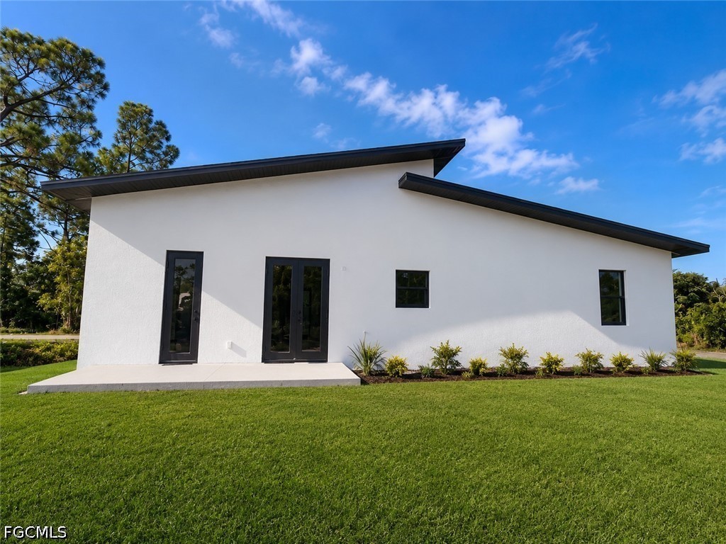 3 Bed SingleFamilyResidence for Sale in Lehigh Acres, FL — photo 3