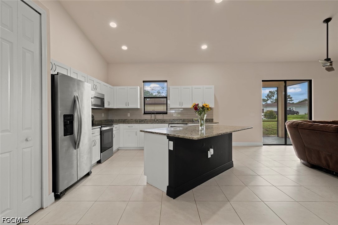 4 Bed SingleFamilyResidence for Sale in Lehigh Acres, photo 3