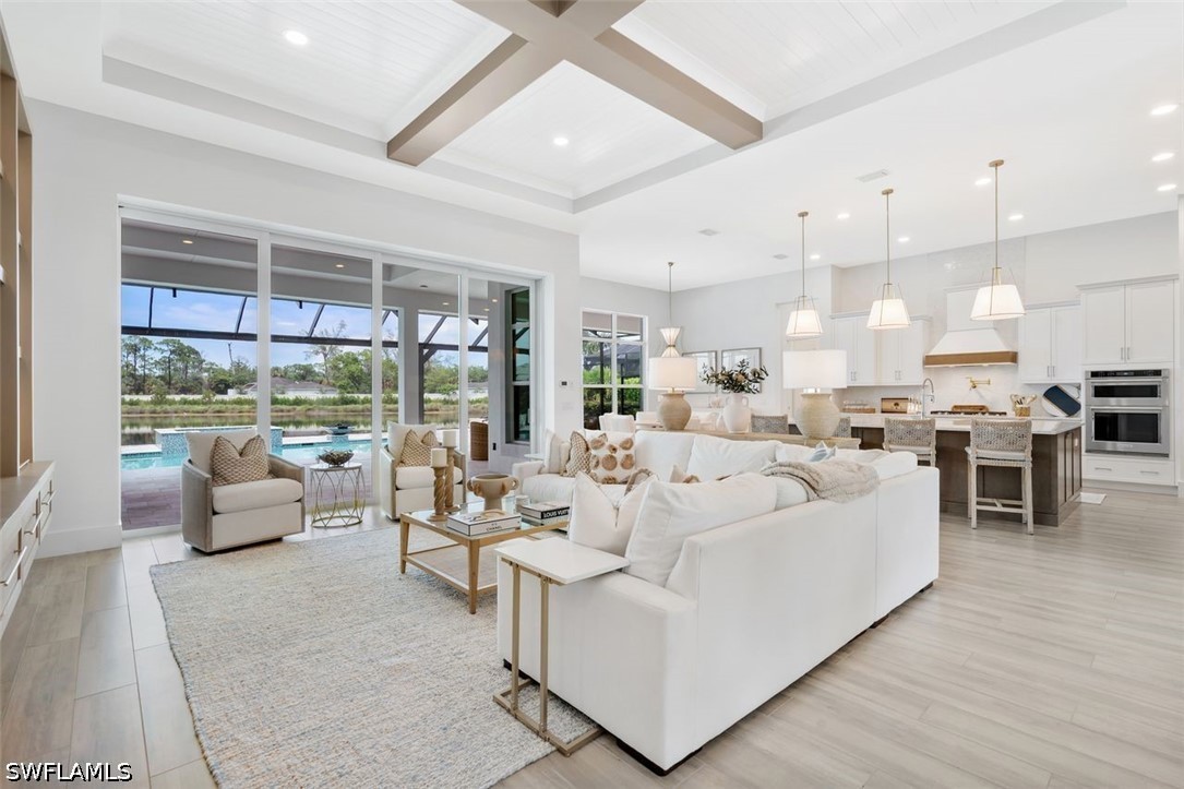 3 Bed Pool Home for Sale in Naples, photo 3