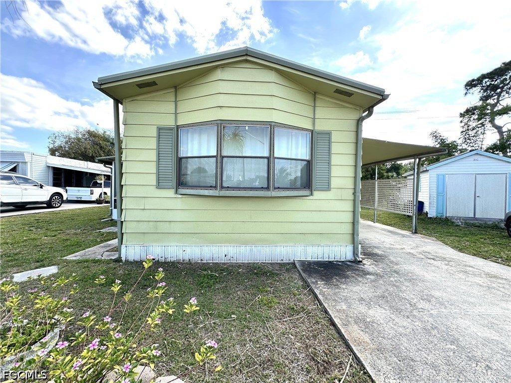 2 Bed ManufacturedHome for Sale in Mobile Manor, FL, $1,200 — photo 3