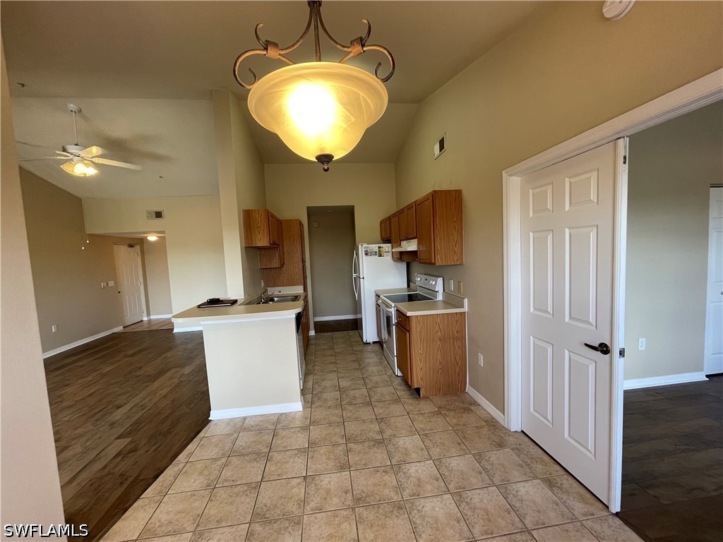 2 Bed Condominium for Sale in Fairway Preserve, photo 3