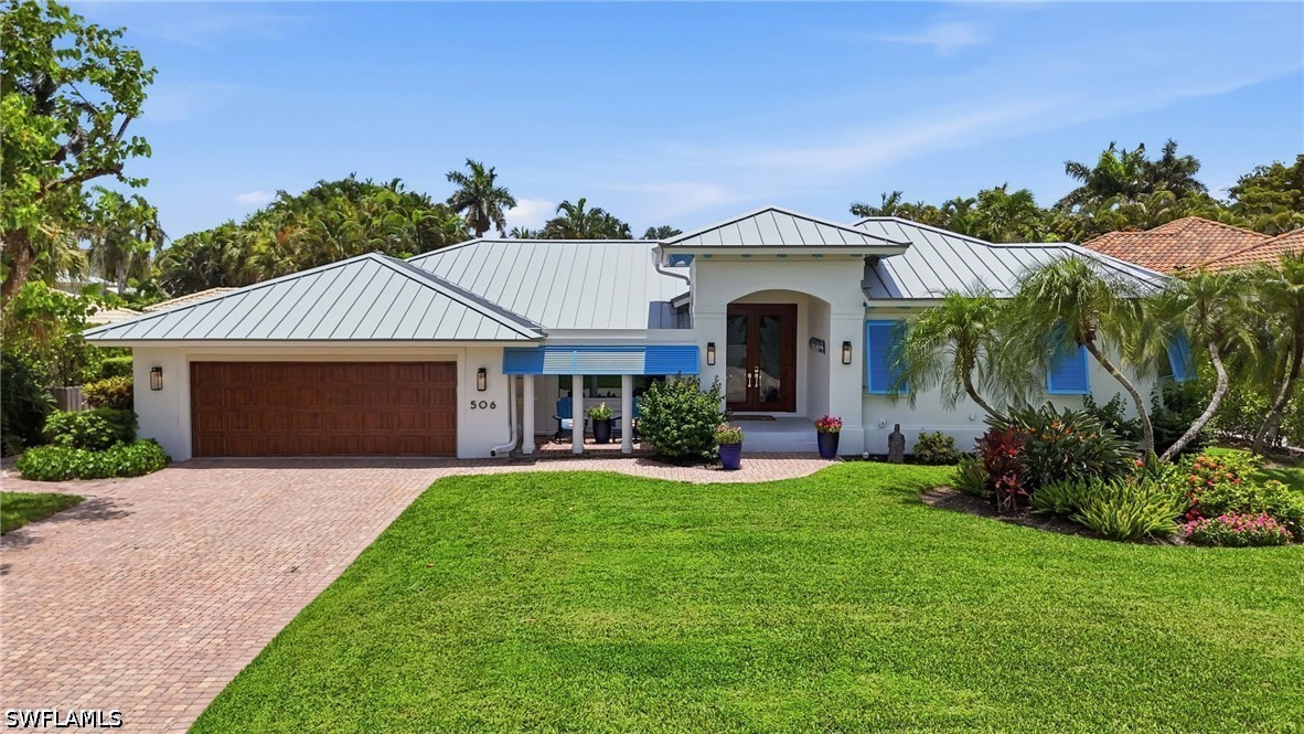 4 Bed Pool Home for Sale in Park Shore, photo 3
