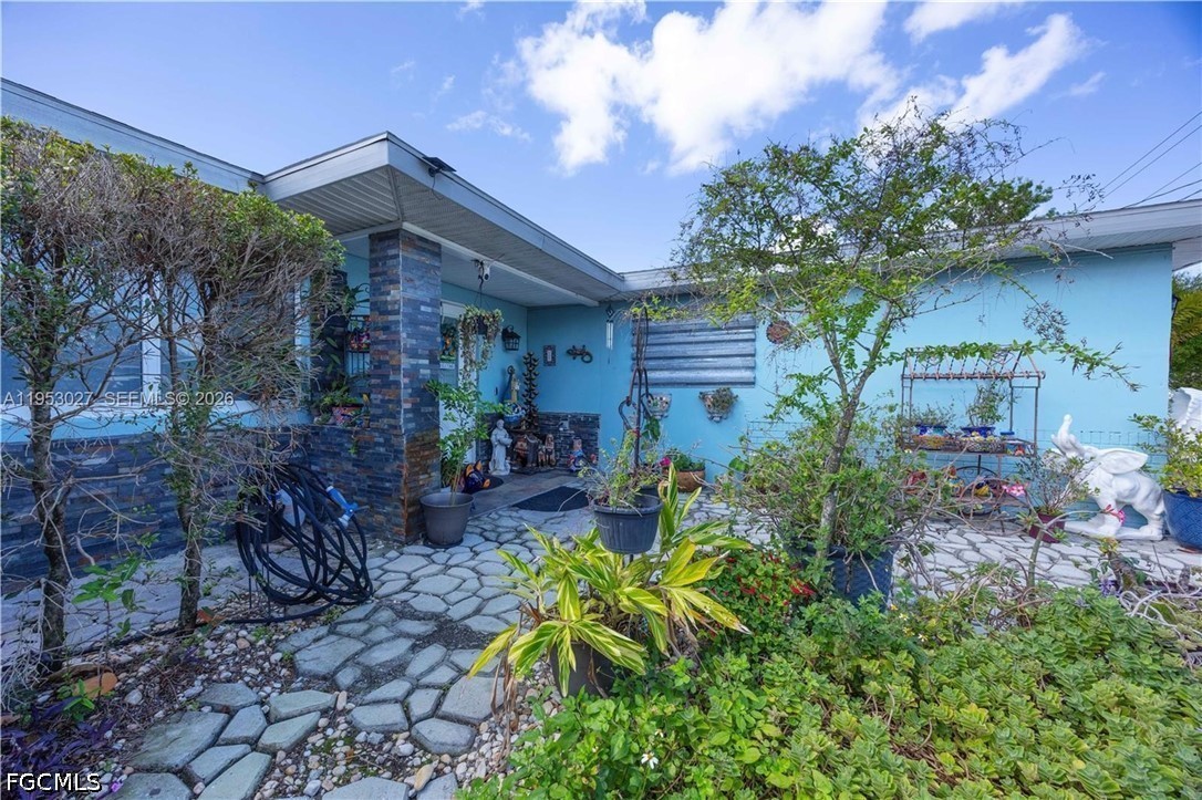4 Bed SingleFamilyResidence for Sale in Cape Coral, FL — photo 3