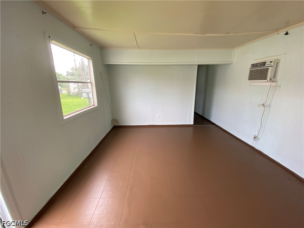 2 Bed ManufacturedHome for Sale in Fort Myers, FL, $800 — photo 3