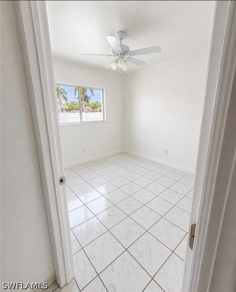 2 Bed SingleFamilyResidence for Sale in Naples, FL, $2,400 — photo 3