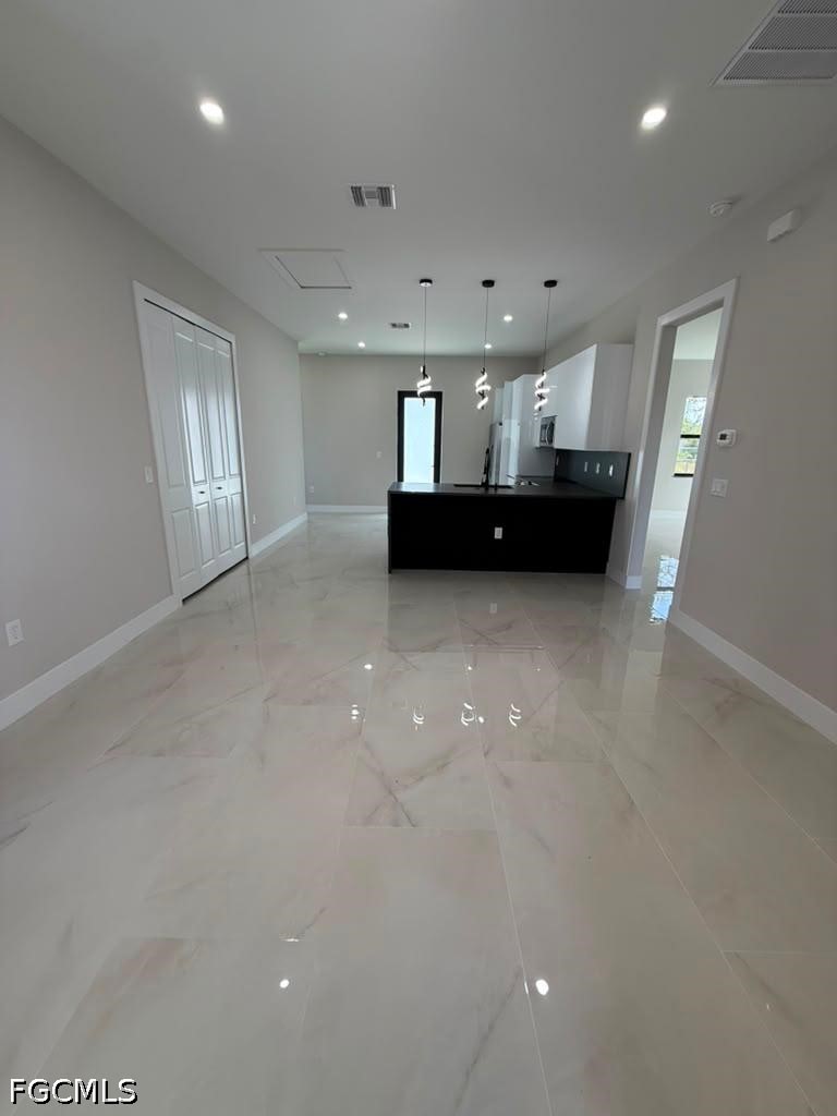 2 Bed SingleFamilyResidence for Sale in Lehigh Acres, photo 3