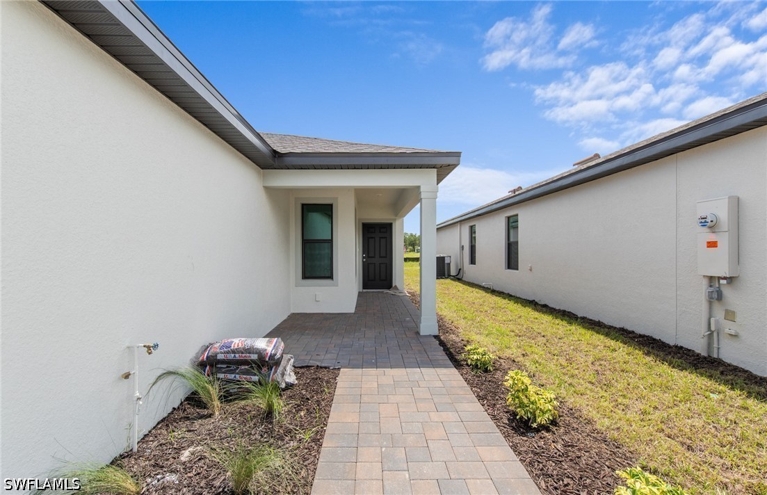 4 Bed SingleFamilyResidence for Sale in Caloosa Cove, FL — photo 3