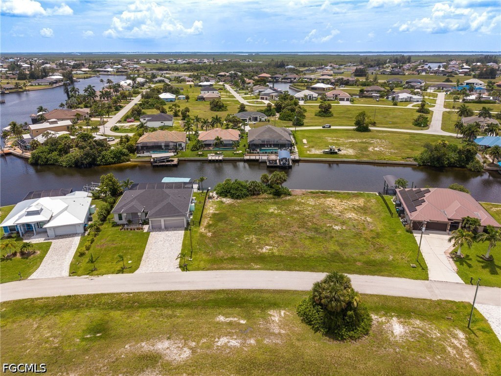 Waterfront Home for Sale in Cape Coral, FL, $180,000 — photo 3
