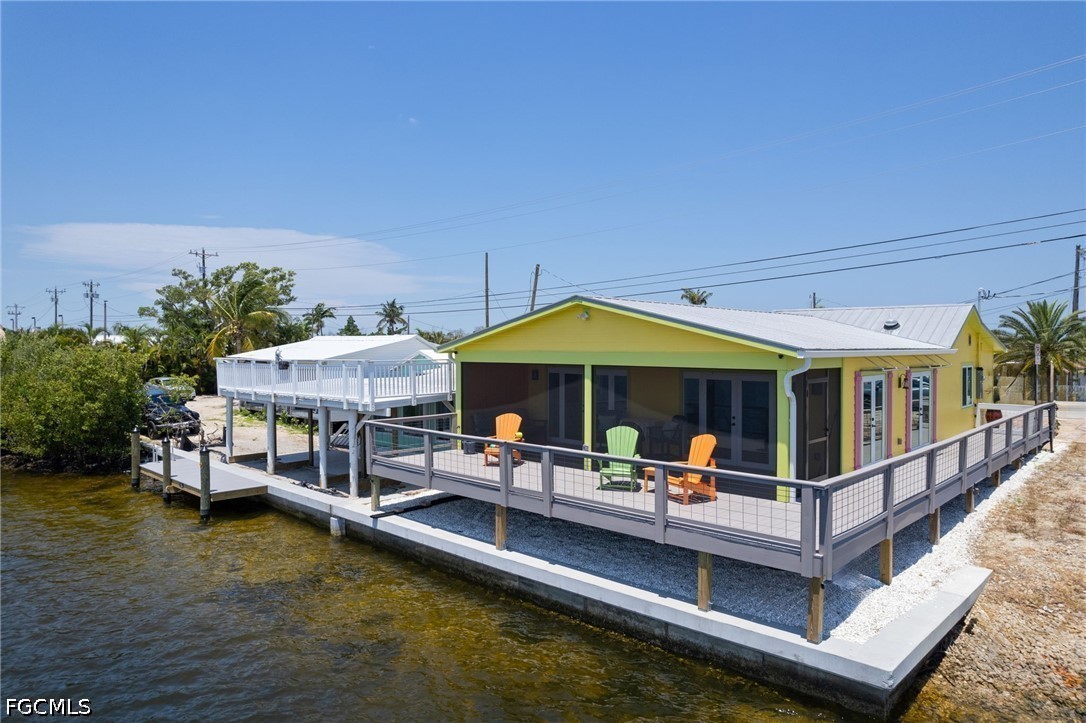 2 Bed Waterfront Home for Sale in Matlacha, photo 3