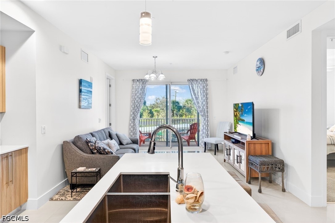 2 Bed Condominium for Sale in Royal Pointe, photo 3