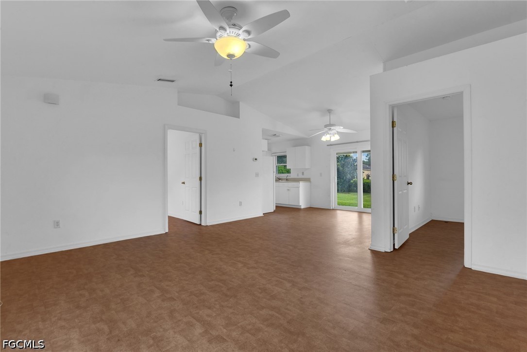 2 Bed SingleFamilyResidence for Sale in Lehigh Acres, photo 3