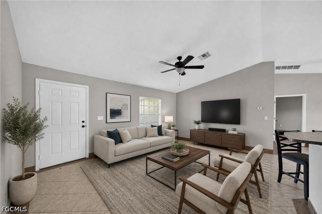 3 Bed SingleFamilyResidence for Sale in Cape Coral, photo 3