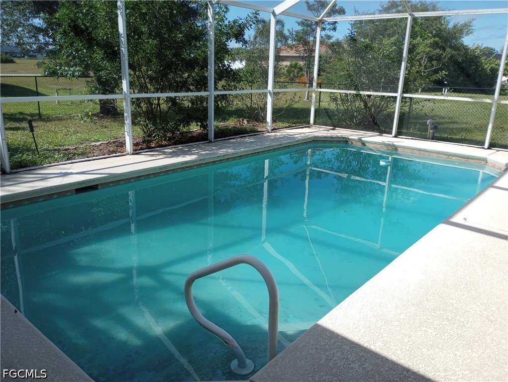 3 Bed Pool Home for Sale in Cape Coral, photo 3
