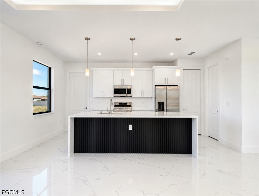 3 Bed SingleFamilyResidence for Sale in Lehigh Acres, photo 3
