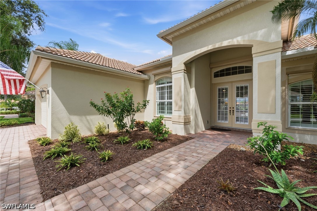 2 Bed Pool Home for Sale in Hawthorne, photo 3