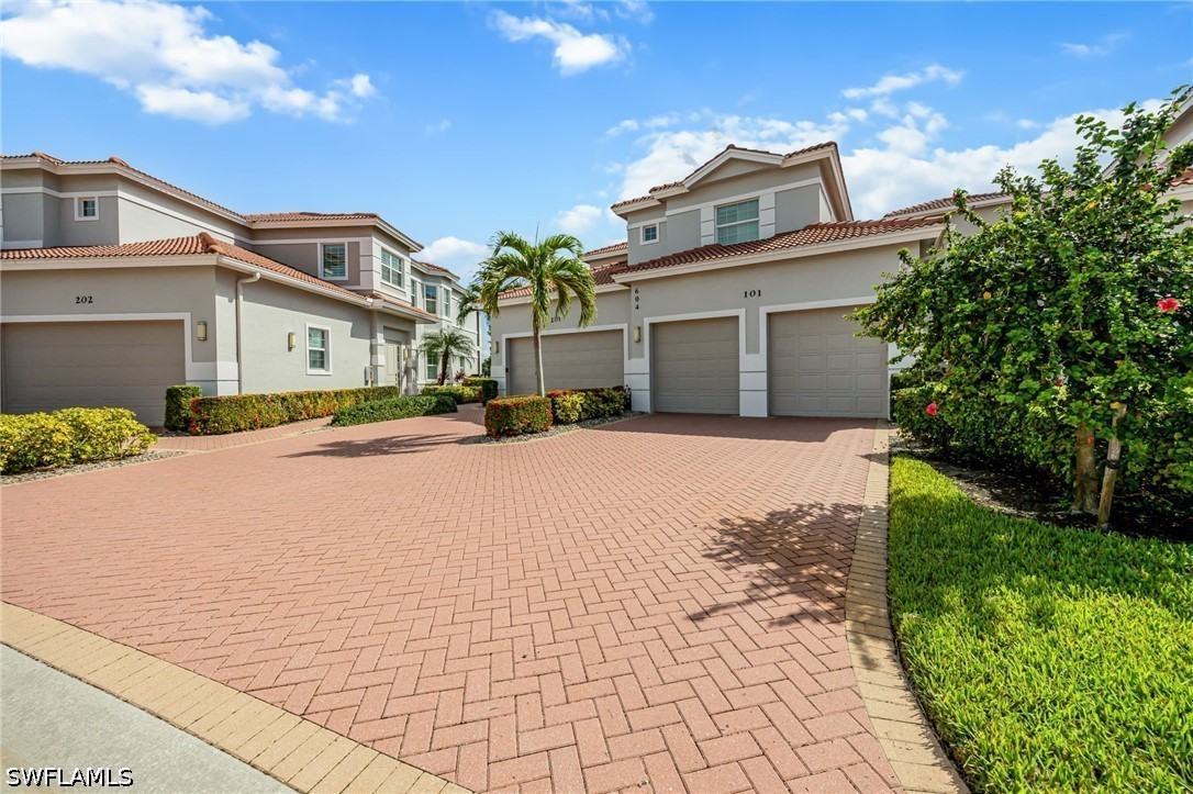 2 Bed Waterfront Home for Sale in Vista Pointe, photo 3