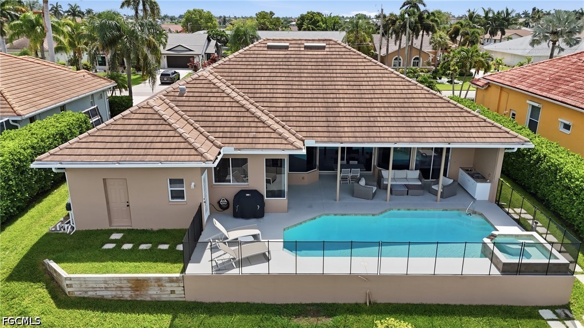 3 Bed Pool Home for Sale in Cape Coral, photo 3