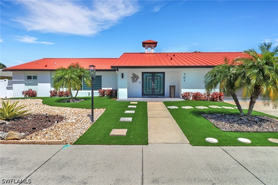 3 Bed Pool Home for Sale in Marco Island, photo 3