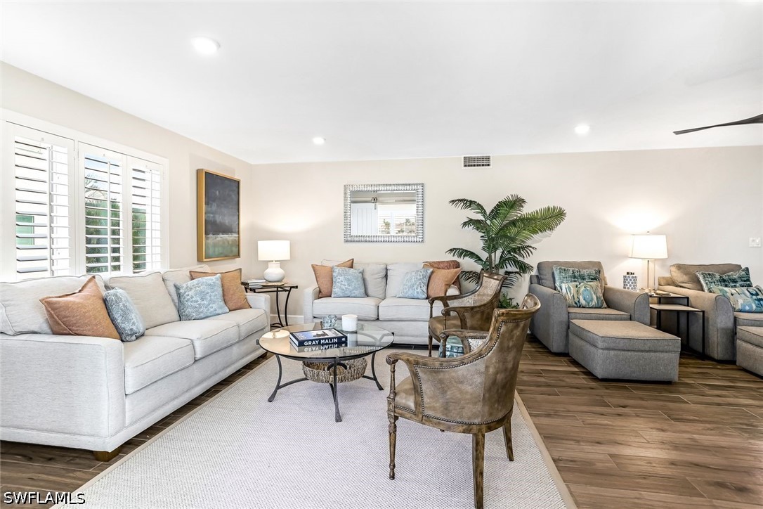 2 Bed Waterfront Home for Sale in Marina Manor, photo 3