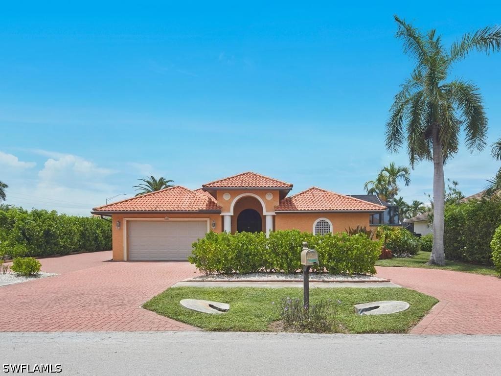 4 Bed Pool Home for Sale in Marco Beach, photo 3