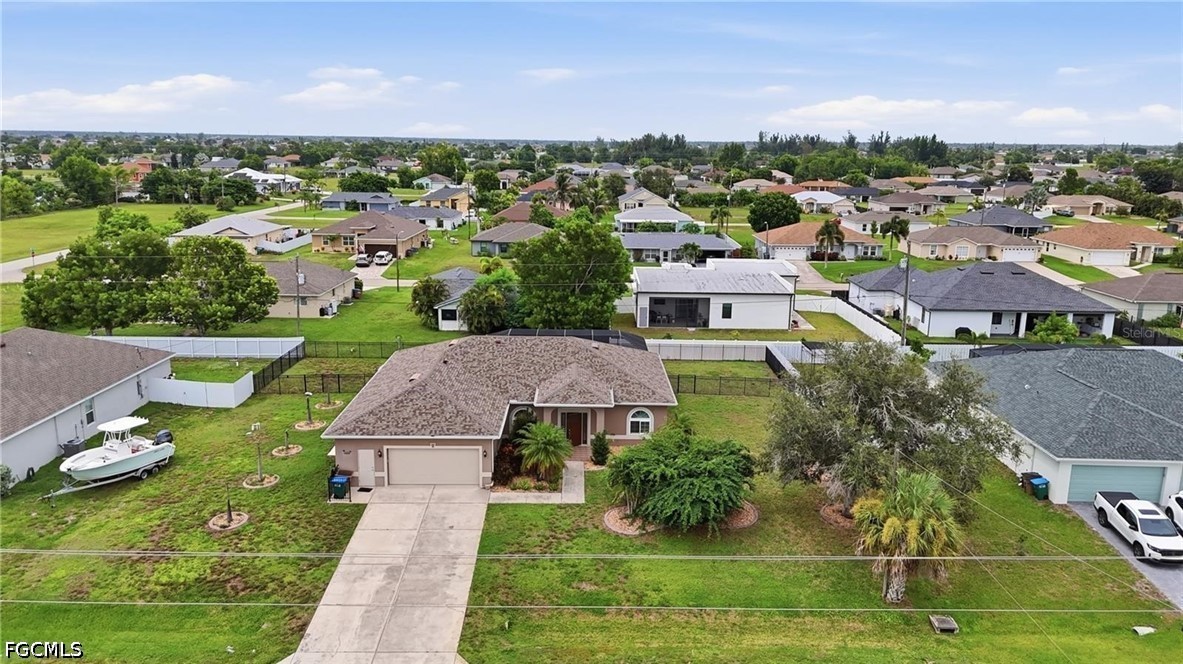 3 Bed Pool Home for Sale in Cape Coral, photo 3