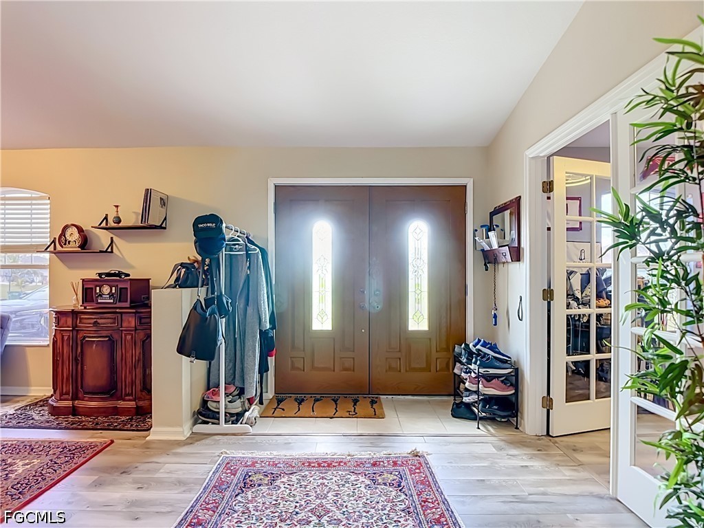 3 Bed SingleFamilyResidence for Sale in Cape Coral, photo 3