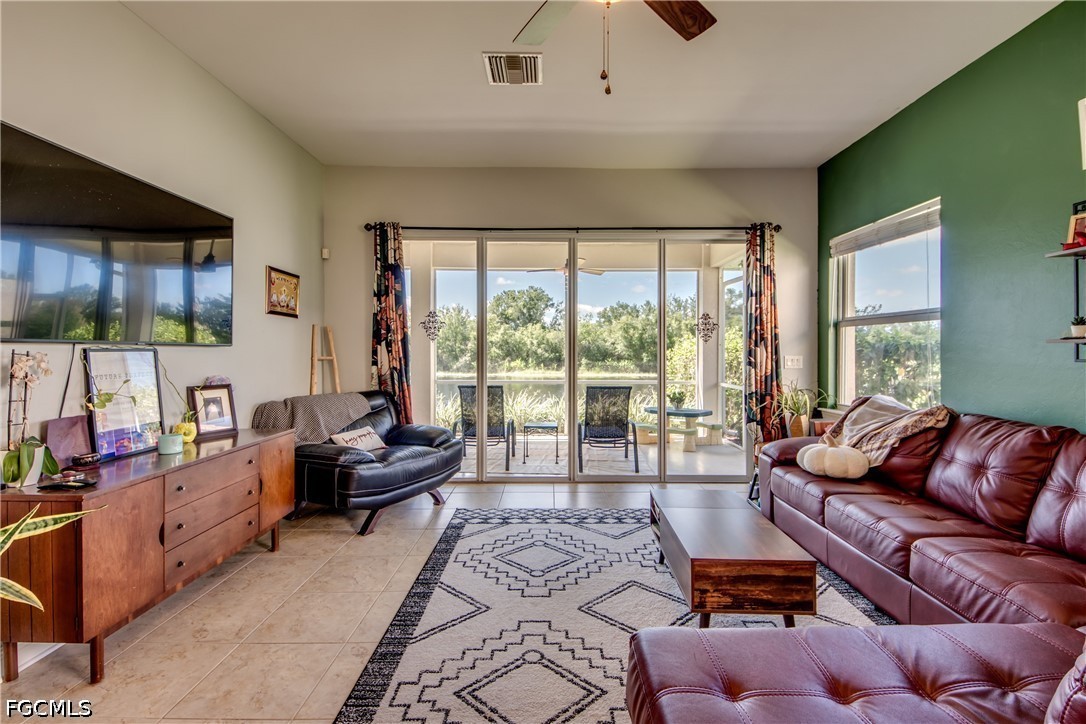 3 Bed Waterfront Home for Sale in Fort Myers, photo 3